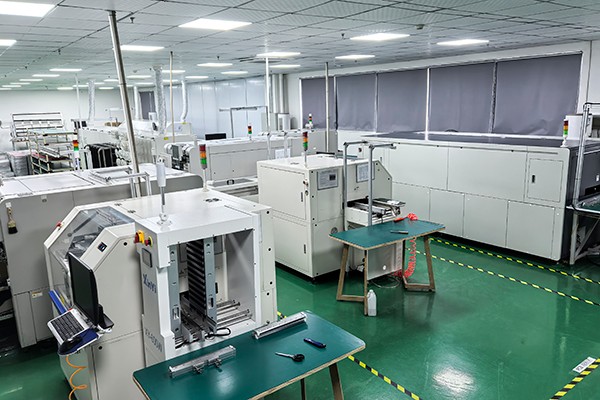 より先進的な高速SMTマシン